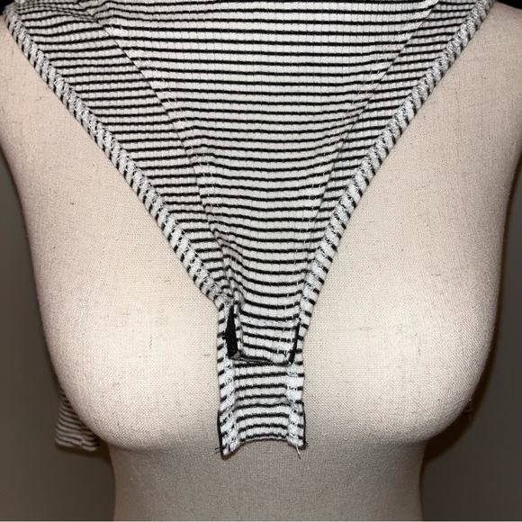 Express Sweetheart Bodysuit - Picture 7 of 9